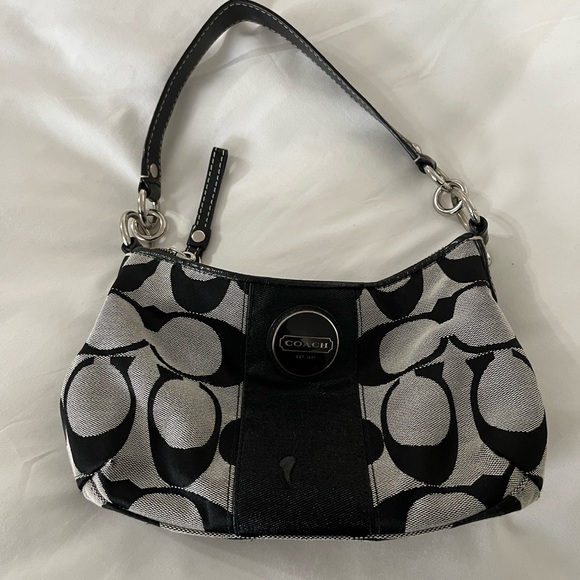 Vintage Coach Shoulder bag NEED GONE!!! - Picture 1 of 4